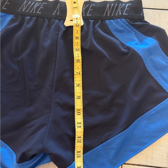 NIKE | Dry Fit Athletic Brief Lined 2 Tone shorts 
Sz Medium Blue - Picture 4 of 5